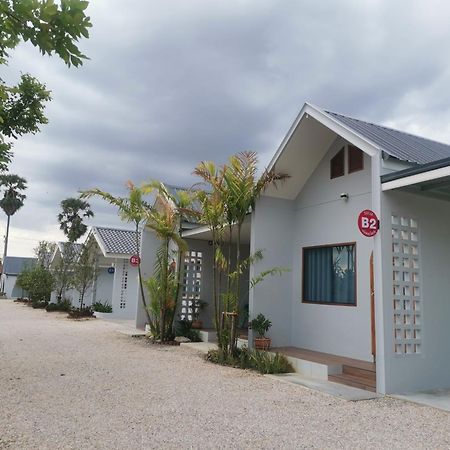 Ban Nong Chum Saeng Numhom Resort מראה חיצוני תמונה