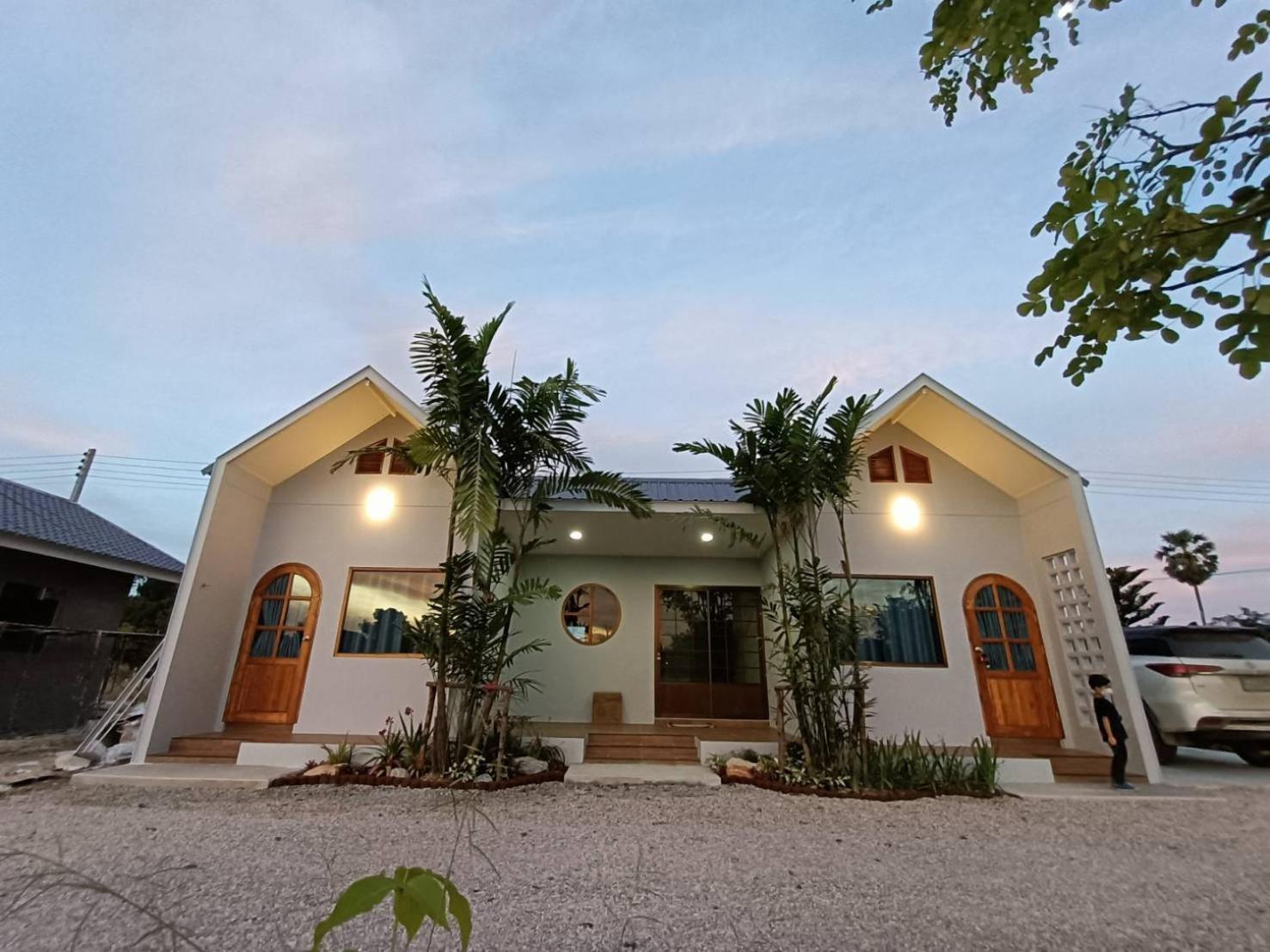 Ban Nong Chum Saeng Numhom Resort מראה חיצוני תמונה