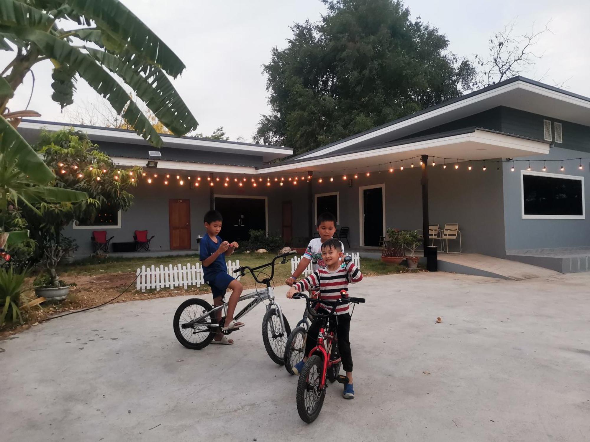 Ban Nong Chum Saeng Numhom Resort מראה חיצוני תמונה
