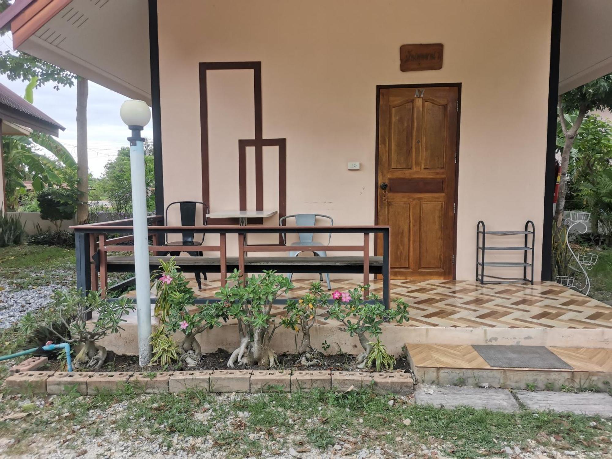 Ban Nong Chum Saeng Numhom Resort מראה חיצוני תמונה