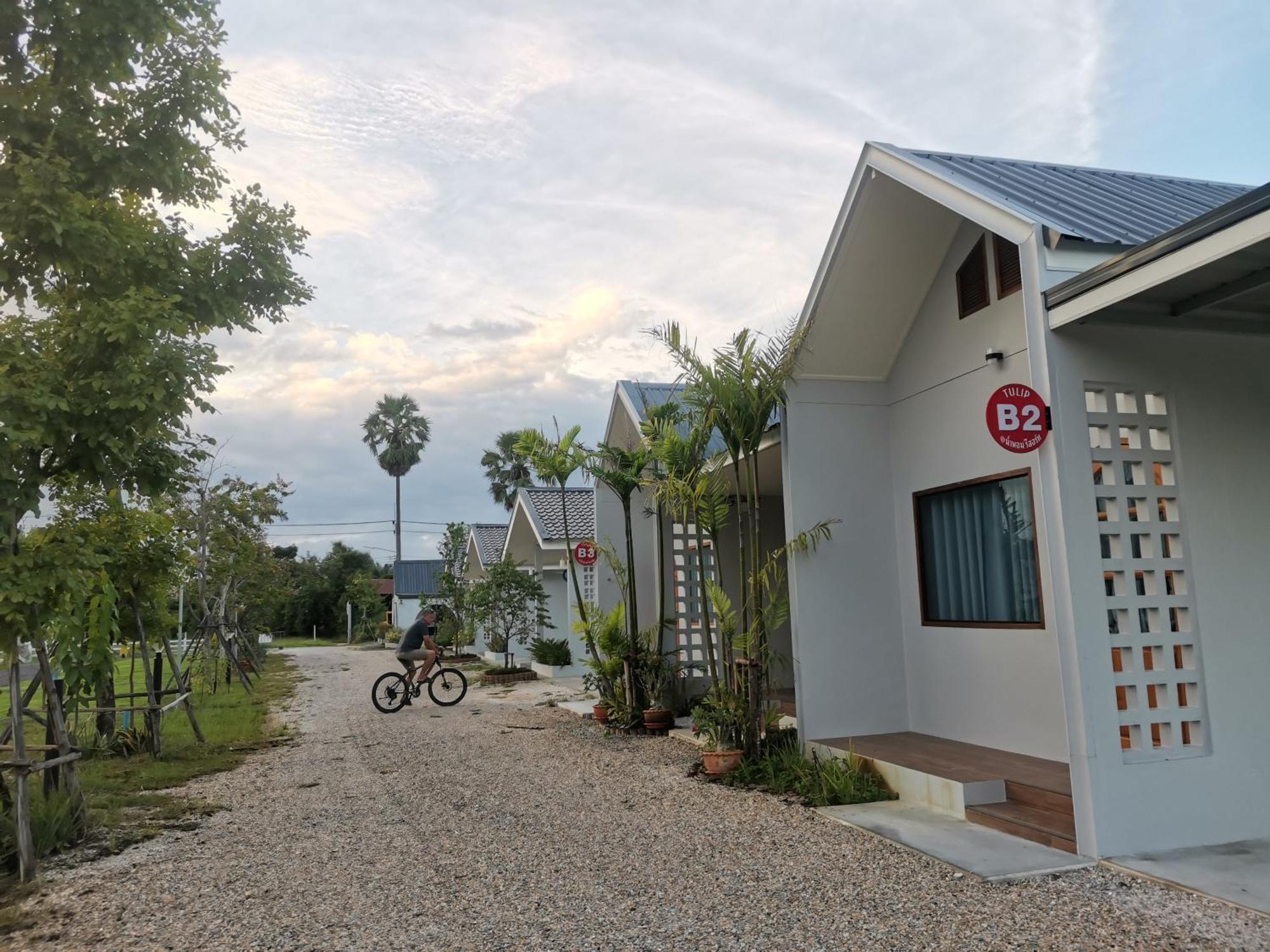 Ban Nong Chum Saeng Numhom Resort מראה חיצוני תמונה